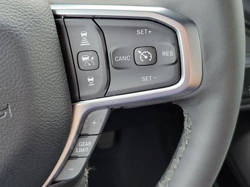 Used 2025 RAM 2500 Big Horn AWD/4WD image 12