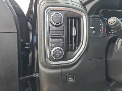 Certified 2022 GMC Sierra 3500 Denali image 21