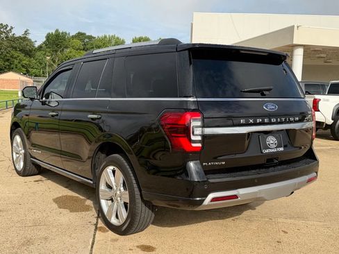 Used 2024 Ford Expedition Platinum RWD image 3