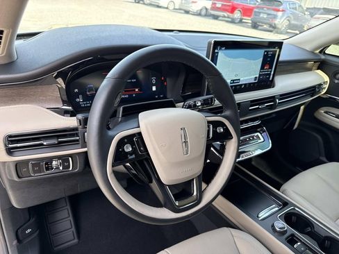 New 2026 Lincoln Corsair Reserve image 32