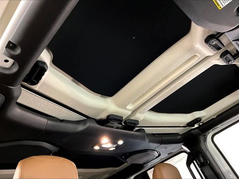 Used 2021 Jeep Wrangler Unlimited Rubicon image 24