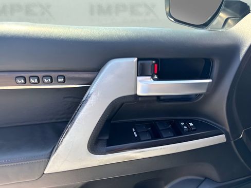 Used 2016 Toyota Land Cruiser w/ Four Season Floor Mat Package AWD/4WD image 22