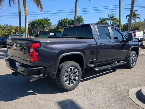 Used 2024 Chevrolet Silverado 2500 Custom w/ Custom Value Package image 5