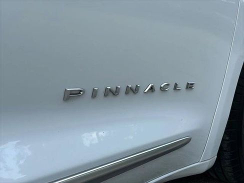 Certified 2023 Chrysler Pacifica Pinnacle FWD image 37