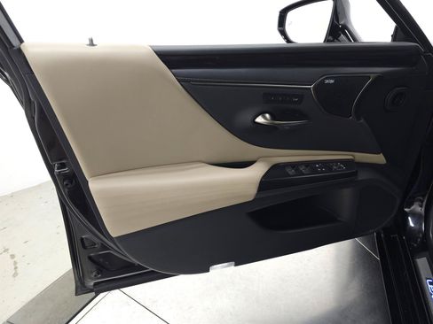 Used 2021 Lexus ES 300h w/ Accessory Package 2 FWD image 14