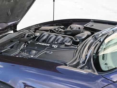 Used 1998 Jaguar XK8 Convertible image 25