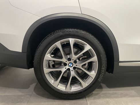 Used 2026 BMW X5 xDrive40i w/ Premium Package AWD/4WD image 9