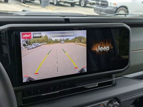 New 2025 Jeep Gladiator Mojave image 26