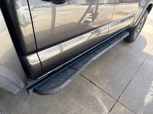 Used 2018 Toyota Tacoma TRD Off-Road AWD/4WD image 6