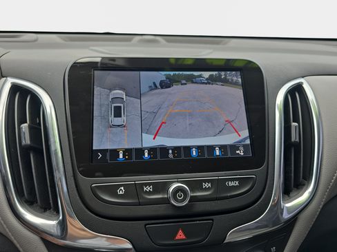 Used 2020 Chevrolet Equinox Premier FWD image 22