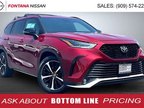 Used 2021 Toyota Highlander XSE FWD image 1