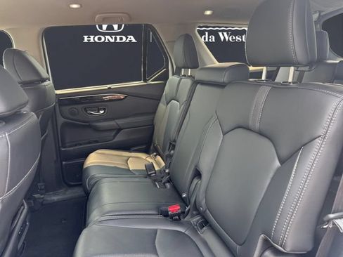 Used 2025 Honda Pilot EX-L image 13