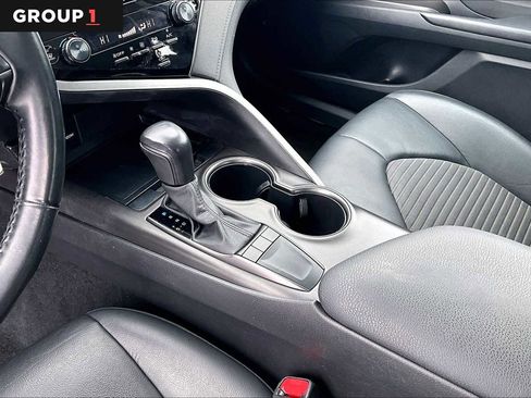Used 2022 Toyota Camry SE image 17