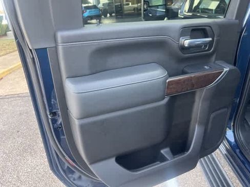 Used 2022 GMC Sierra 2500 Denali image 8