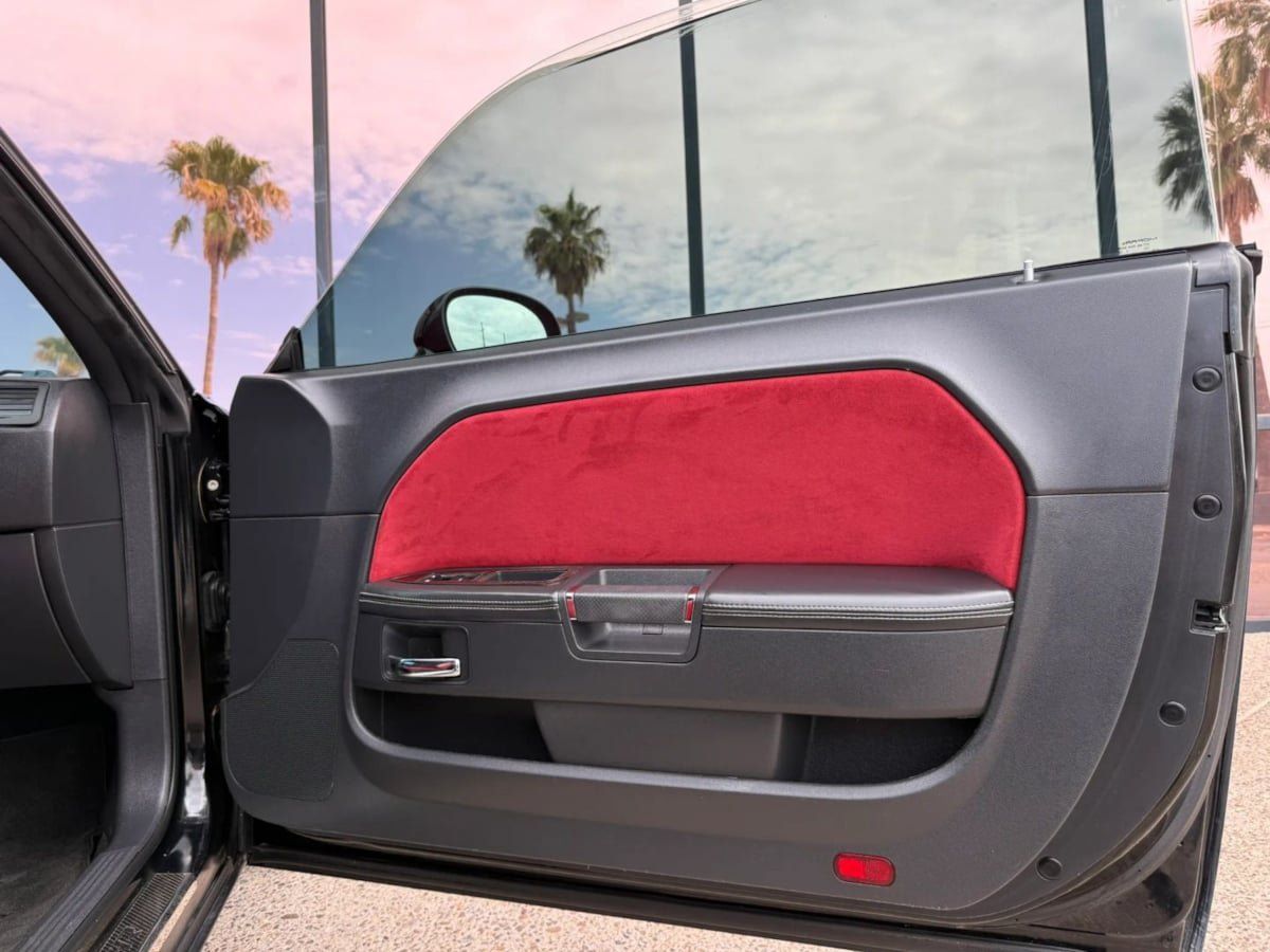 Used 2013 Dodge Challenger SRT8 w/ Harman Kardon Audio Group RWD image 32
