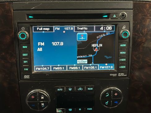 Used 2011 GMC Yukon XL Denali image 22