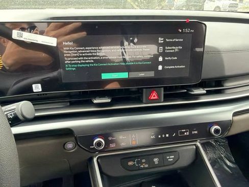 New 2026 Kia Carnival LX FWD image 17