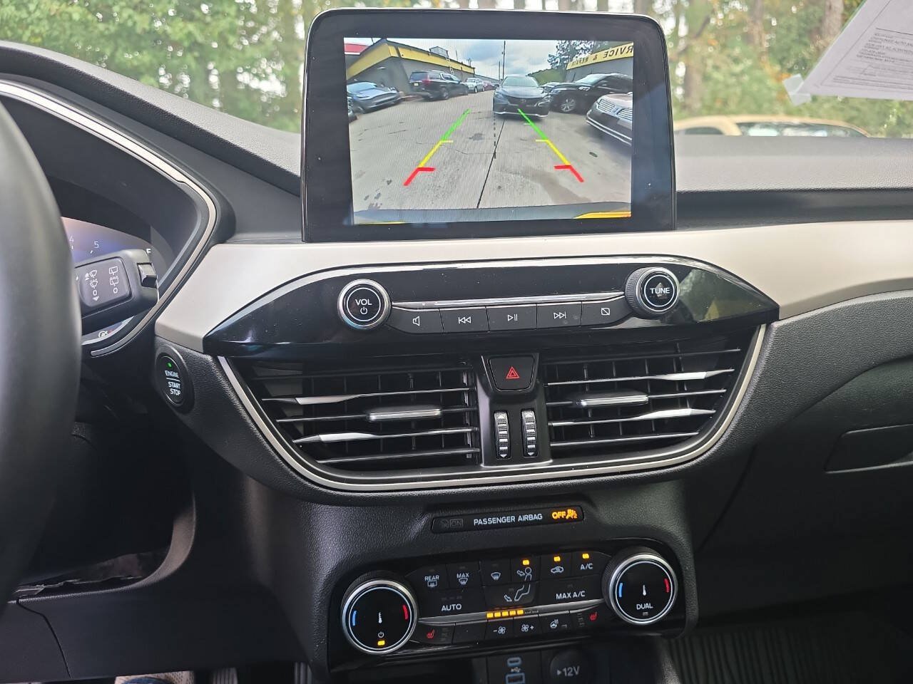 Used 2022 Ford Escape SEL w/ Technology Package FWD image 9