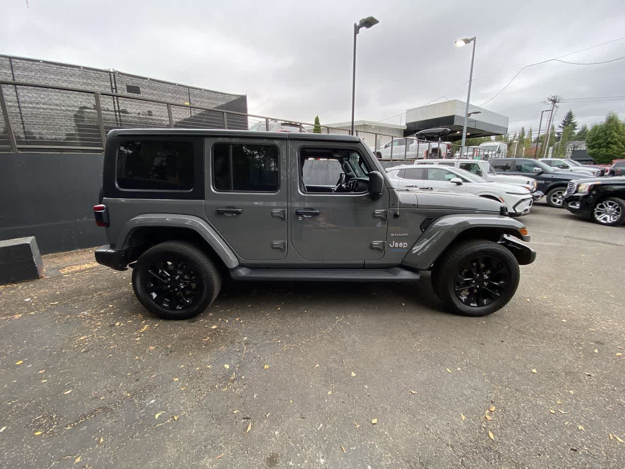 Used 2021 Jeep Wrangler Unlimited Sahara w/ Cold Weather Group AWD/4WD image 7