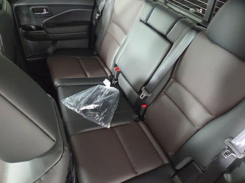 New 2026 Honda Ridgeline Black Edition image 13