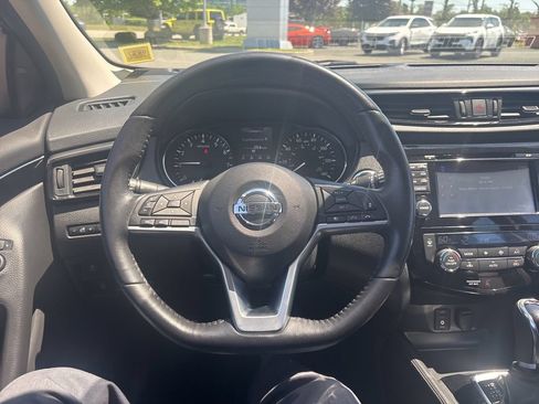 Used 2018 Nissan Rogue Sport SL AWD/4WD image 22
