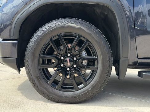 Used 2025 GMC Sierra 1500 Elevation w/ Elevation Premium Package AWD/4WD image 9