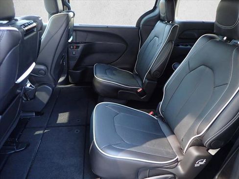 New 2026 Chrysler Pacifica Limited w/ Uconnect Theater Family Group AWD/4WD image 10
