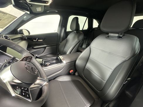 Used 2026 Mercedes-Benz GLC 300 4MATIC image 9