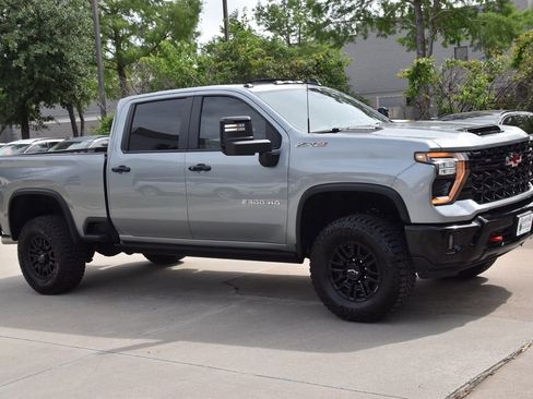 Used 2026 Chevrolet Silverado 2500 ZR2 AWD/4WD image 5