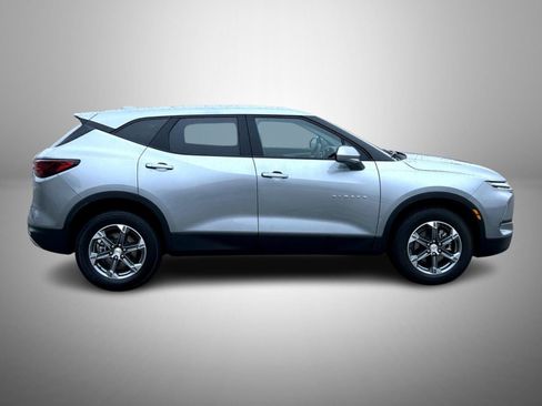 Certified 2025 Chevrolet Blazer LT image 4