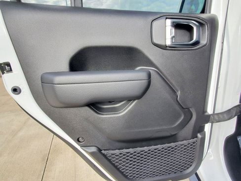 Used 2023 Jeep Gladiator Sport image 19