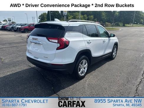 Used 2024 GMC Terrain SLE w/ Driver Convenience Package AWD/4WD image 3