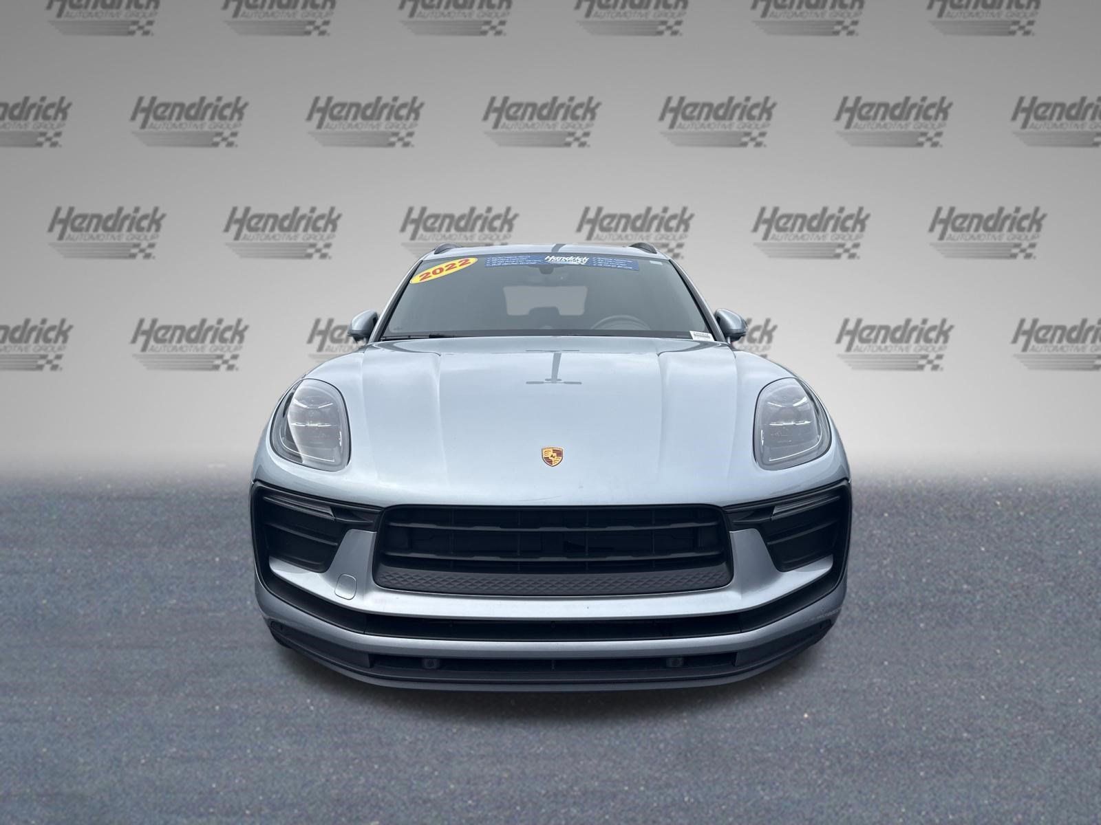 Used 2022 Porsche Macan AWD/4WD image 3