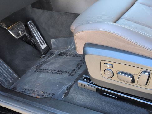 Used 2025 BMW X3 xDrive30i w/ Premium Package image 17