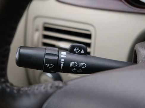 Used 2009 Buick Lucerne CXL w/ Driver Confidence Package image 35