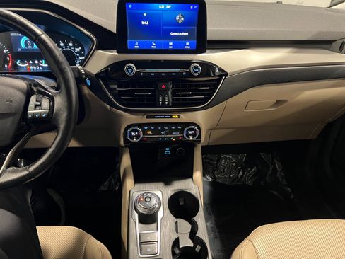 Used 2021 Ford Escape SEL image 17