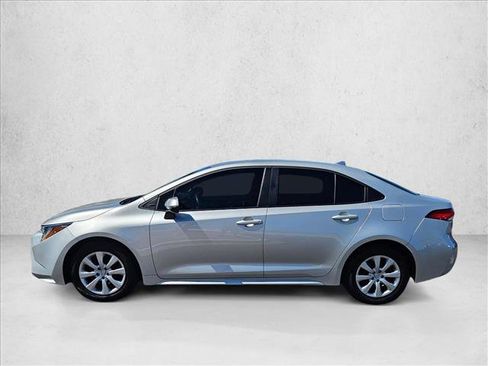 Used 2025 Toyota Corolla LE image 9
