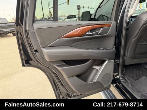 Used 2018 Cadillac Escalade Premium Luxury image 71