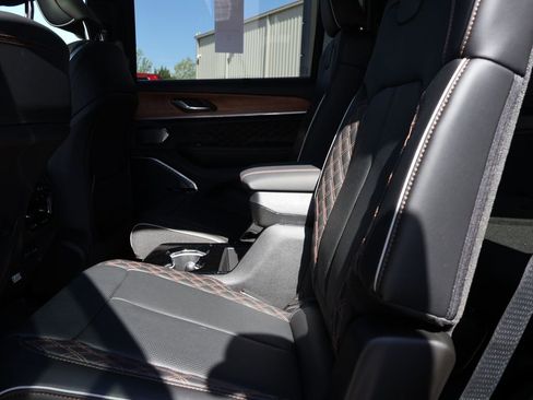 New 2026 Jeep Grand Cherokee L Summit AWD/4WD image 19