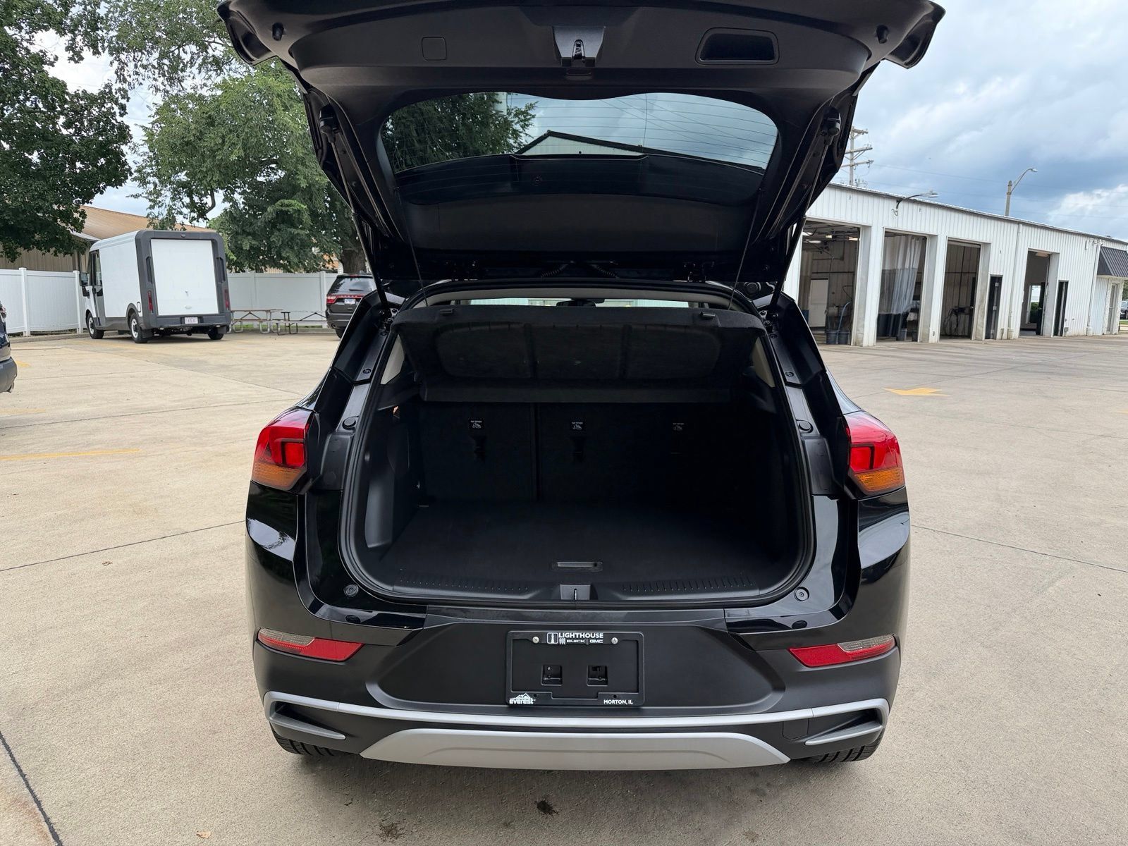 Used 2024 Buick Encore GX Preferred w/ Comfort Package FWD image 33