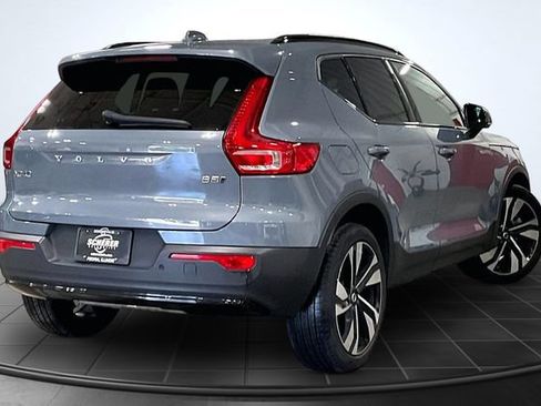 Certified 2023 Volvo XC40 B5 Plus w/ Climate Package AWD/4WD image 3