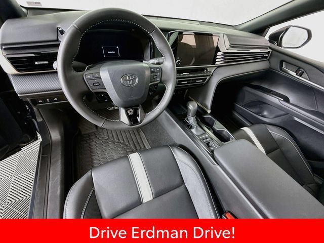 Used 2026 Toyota Camry SE FWD image 7