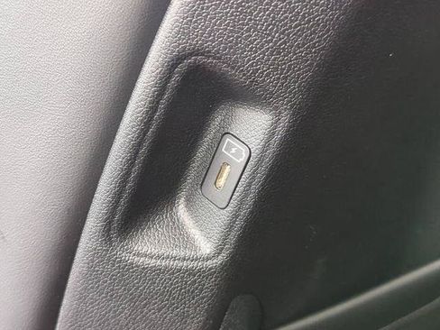 Used 2024 Kia Sorento S FWD image 64