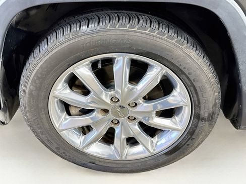 Used 2016 Jeep Cherokee Limited w/ Luxury Group FWD image 41