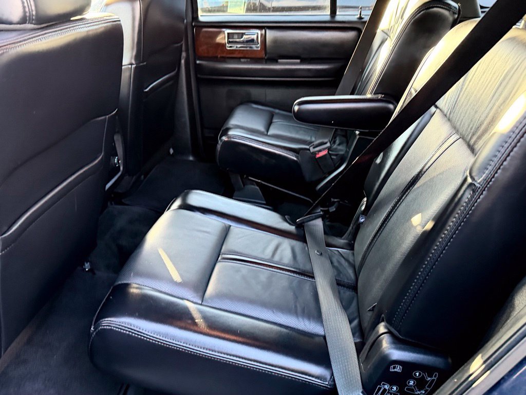 Used 2017 Lincoln Navigator Select AWD/4WD image 23