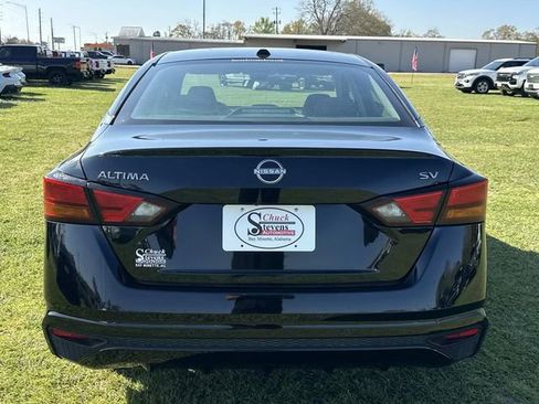 Used 2024 Nissan Altima 2.5 SV image 5