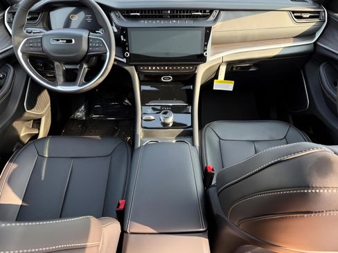 New 2026 Jeep Grand Cherokee Limited AWD/4WD image 13