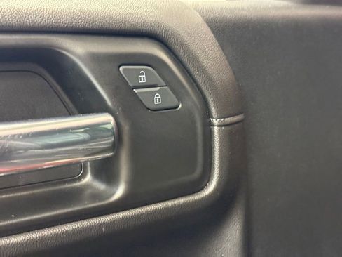 Used 2020 Chevrolet Silverado 1500 LT w/ All-Star Edition AWD/4WD image 10