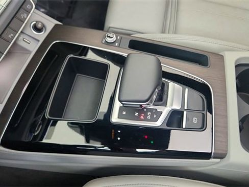 Used 2024 Audi Q5 2.0T Premium Plus w/ Premium Plus Package image 49