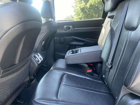 Certified 2024 Kia Sorento S FWD image 25